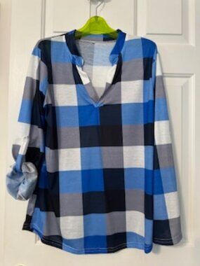 Colorblock Long Sleeve Roll Tab Blouse